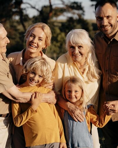 Costellazioni Familiari e Ombra: Una Danza tra Generazioni