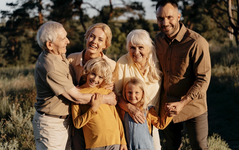 Costellazioni Familiari e Ombra: Una Danza tra Generazioni